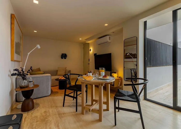 Capitalia Inspiring Balcony With Ac & Fast Wifi Apartment *