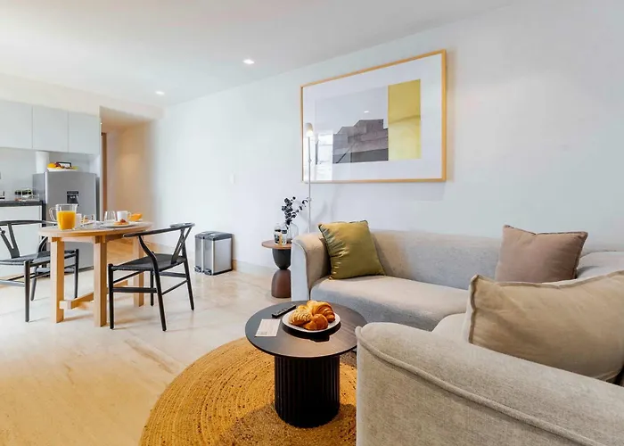 Capitalia Inspiring Balcony With Ac & Fast Wifi Apartment *